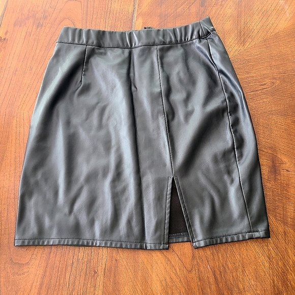 Black Mini Skirt - Picture 3 of 8